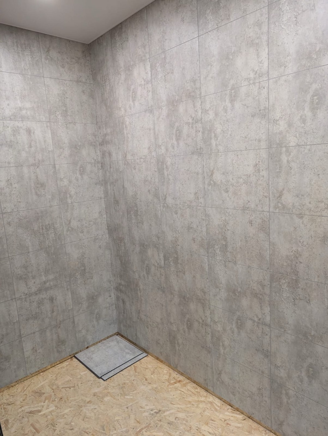 Industrial concrete-effect wall panels